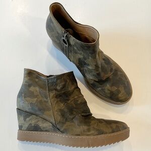 SOFFT Siri Aqua Soft Camouflage Booties Size 9.5